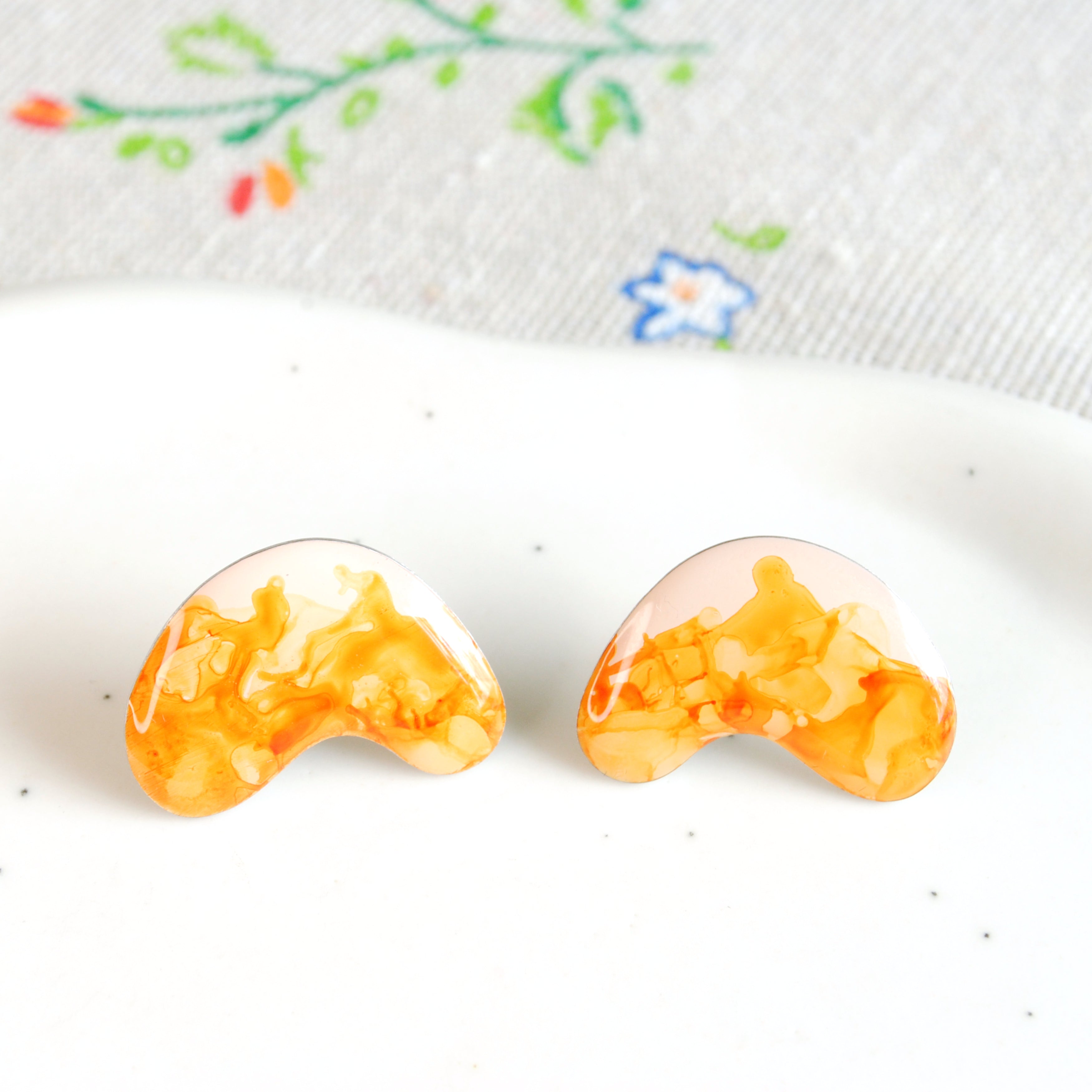 Honey Honeysuckle Studs