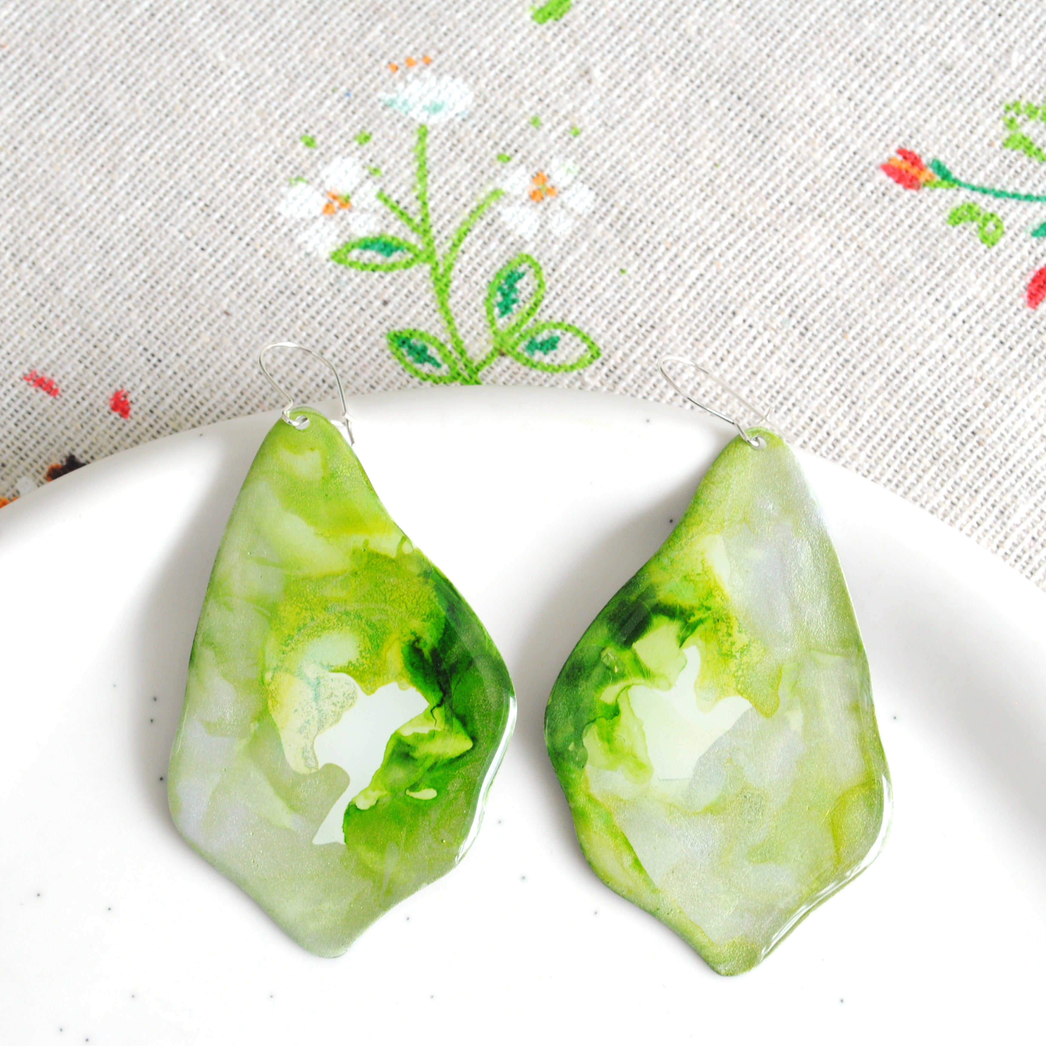 Sparkling Green Willow Earrings