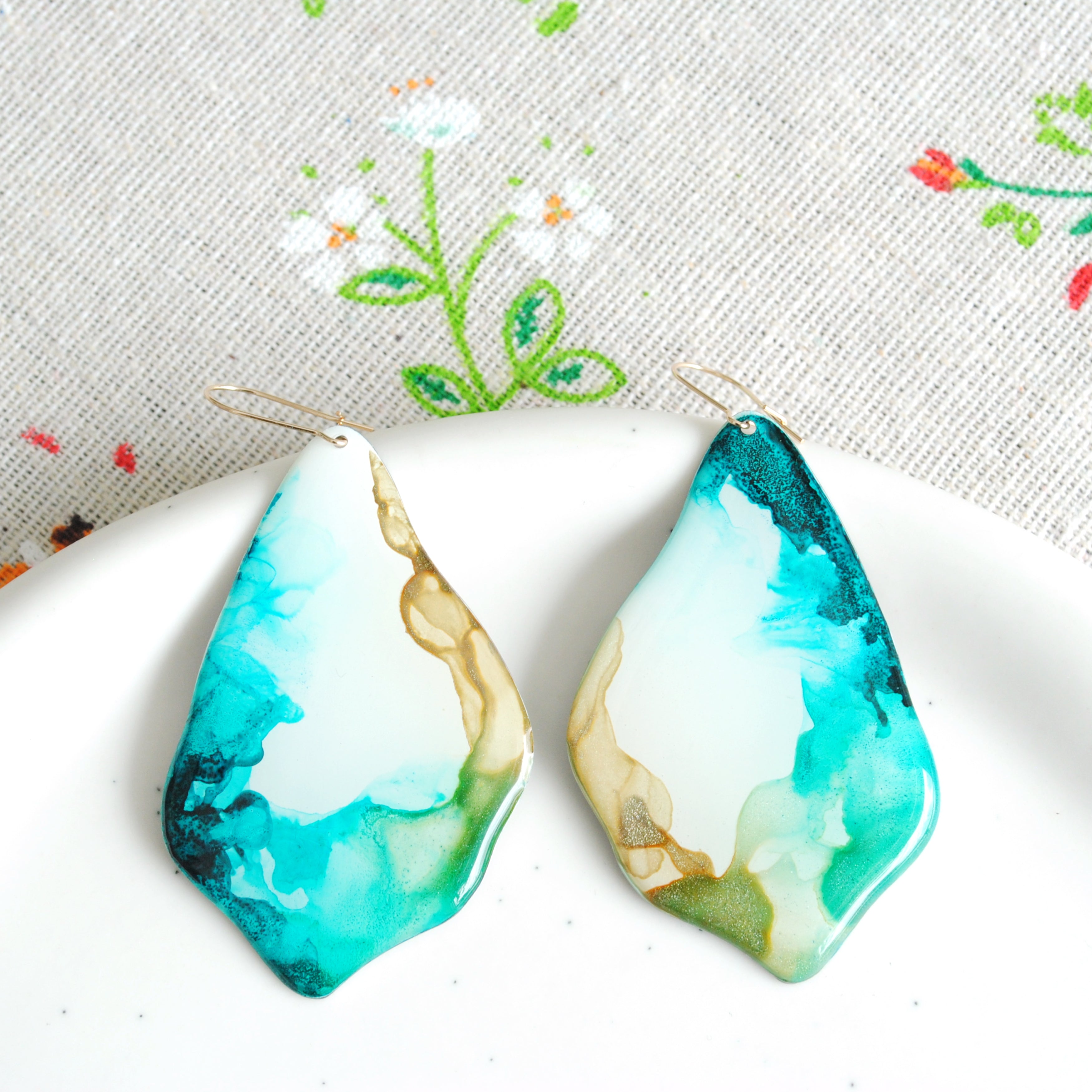 Sparkling Stream Willow Earrings