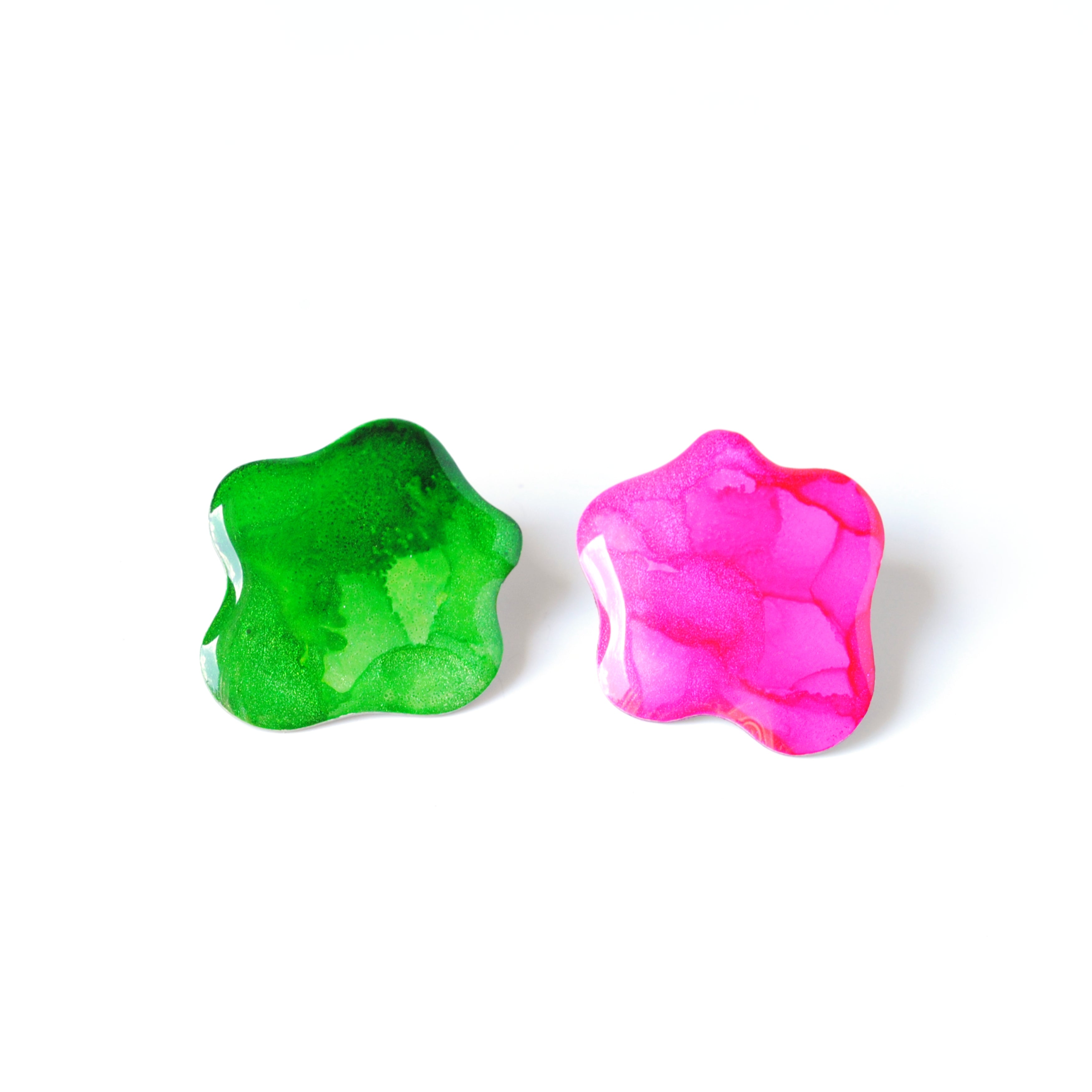 Sugar Sweet Painted Daisy Studs