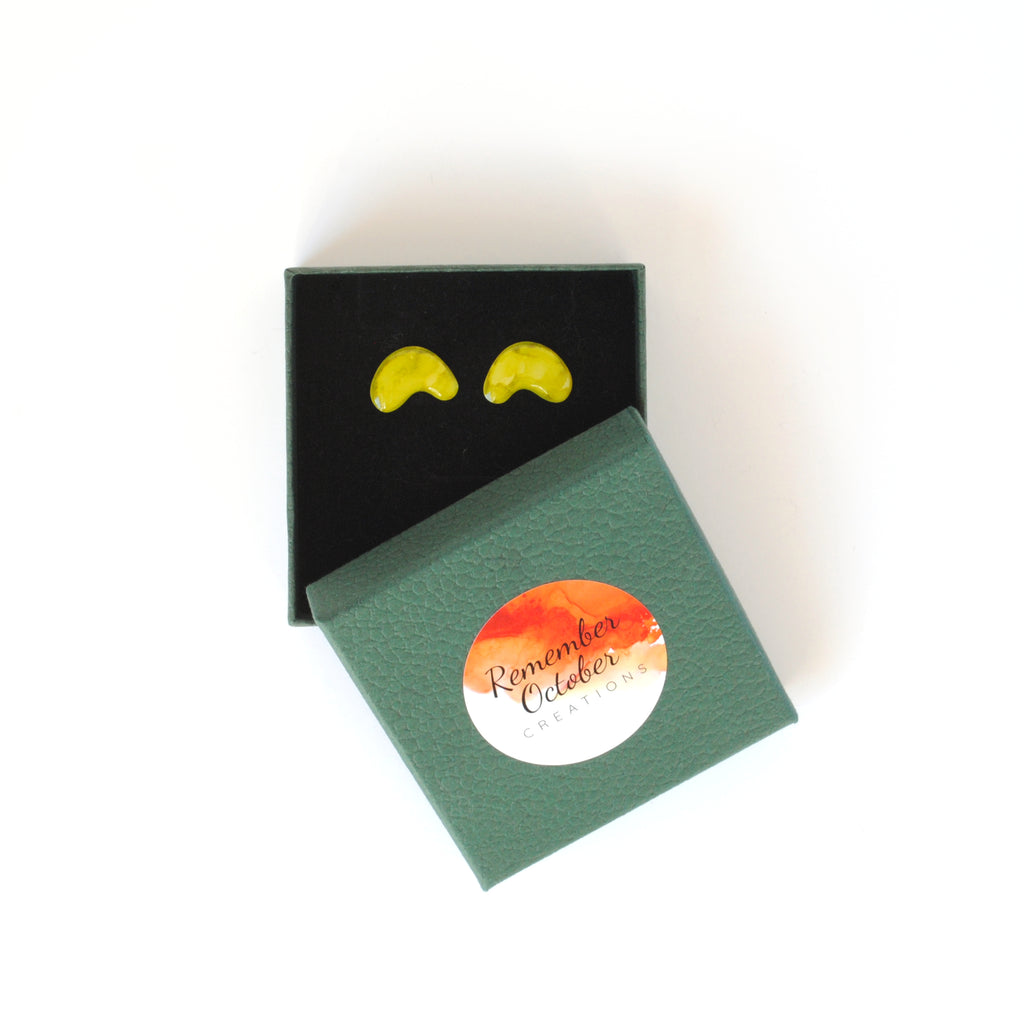 Juicy Summer Honeysuckle Studs